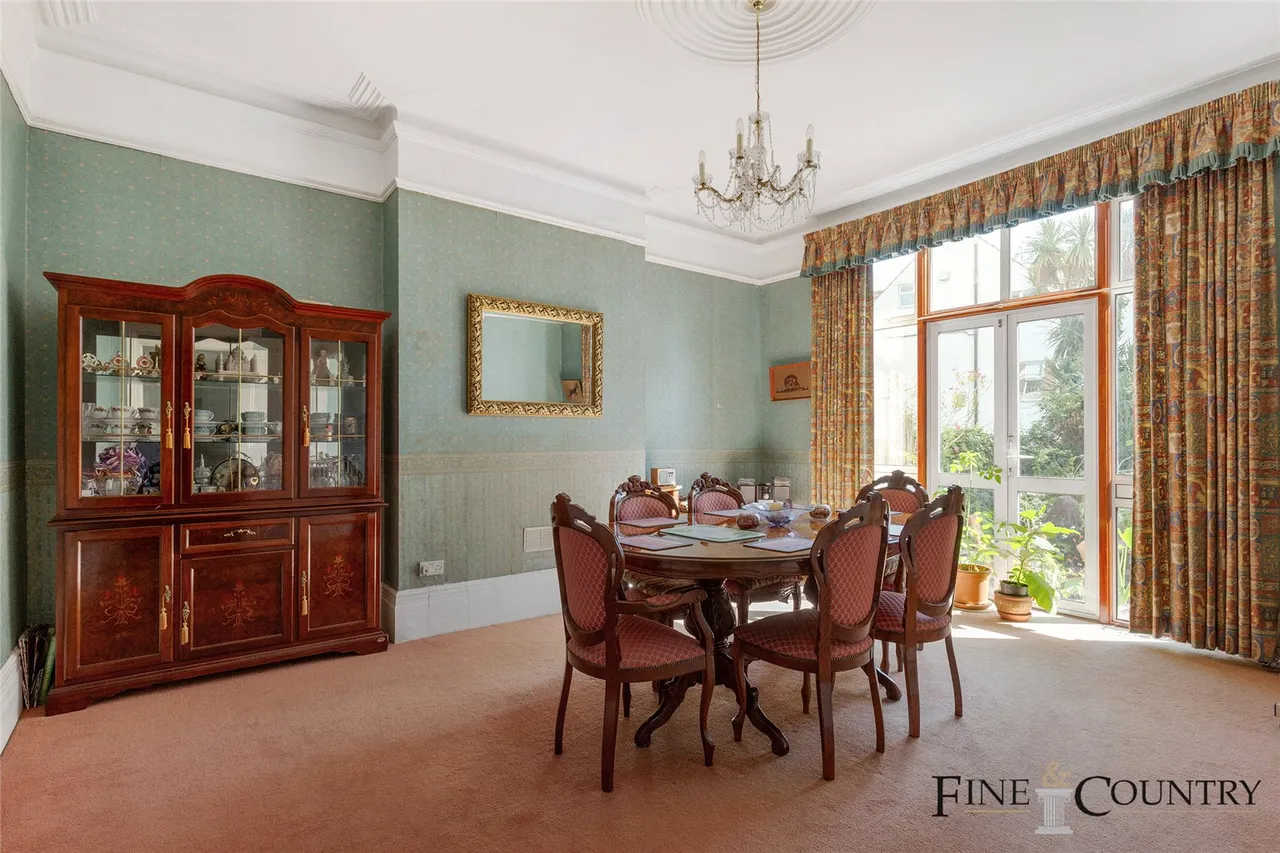 Blenheim Gardens, London, photo 3