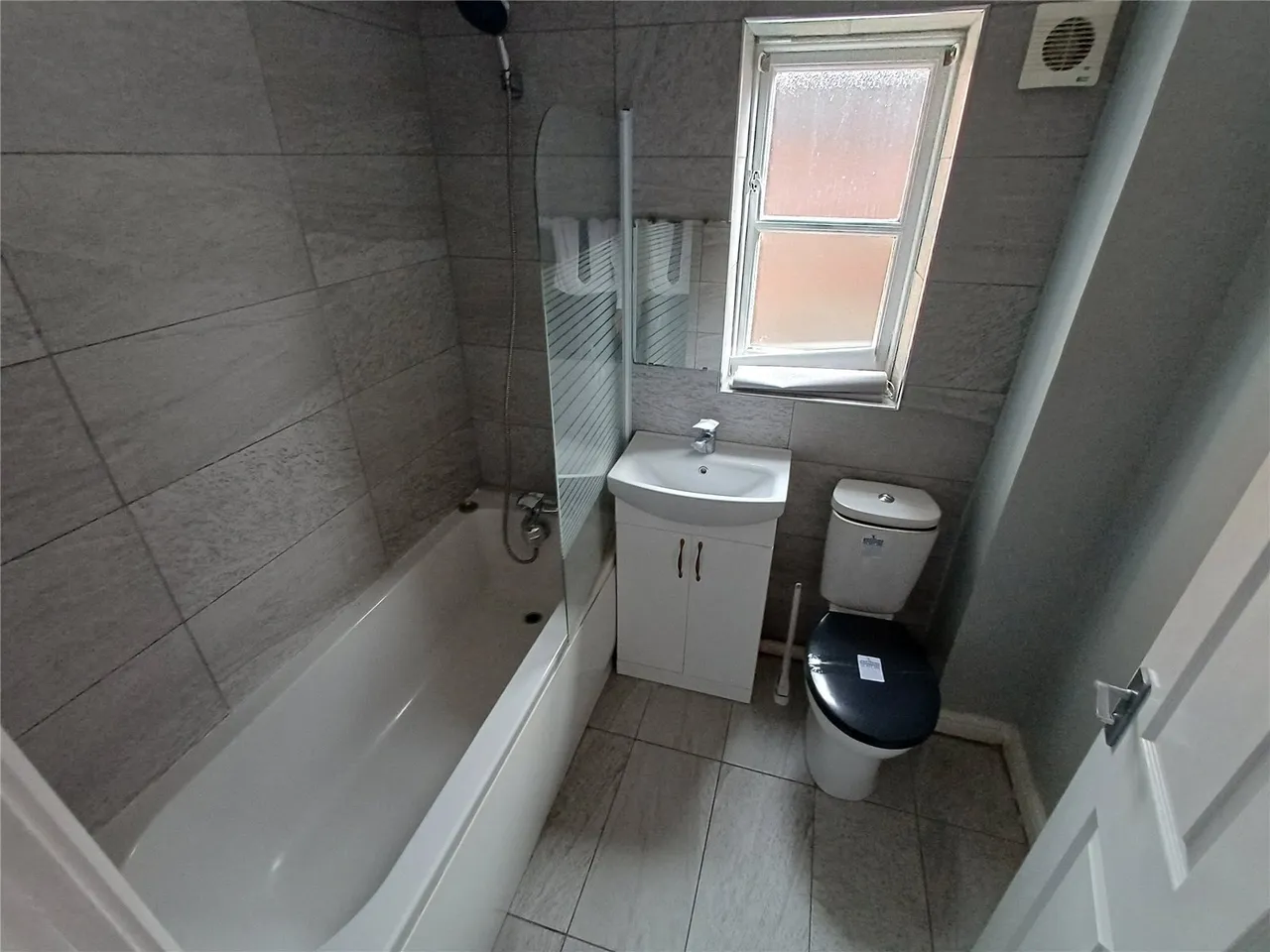 Hunts Cross Avenue, Liverpool, L25, photo 4