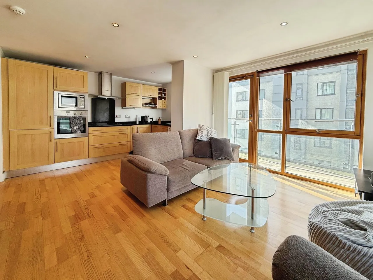 2 bed flat to rent, The Boulevard, Leeds, LS10