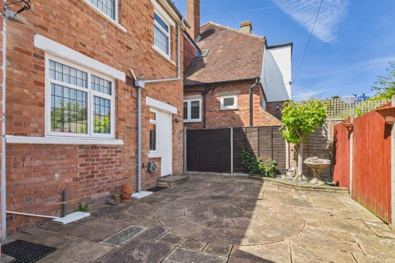 Lodge Avenue, Drayton, PO6, photo 15