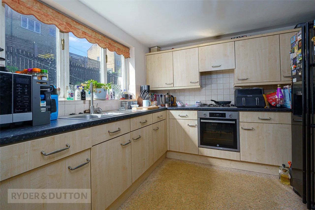 Manchester Road, Linthwaite, HD7, photo 5