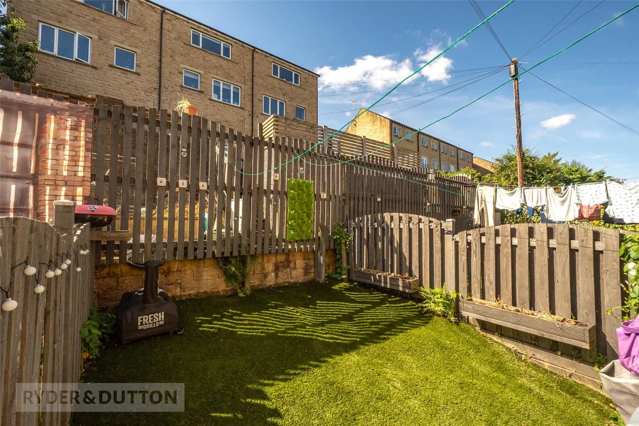 Manchester Road, Linthwaite, HD7, photo 2