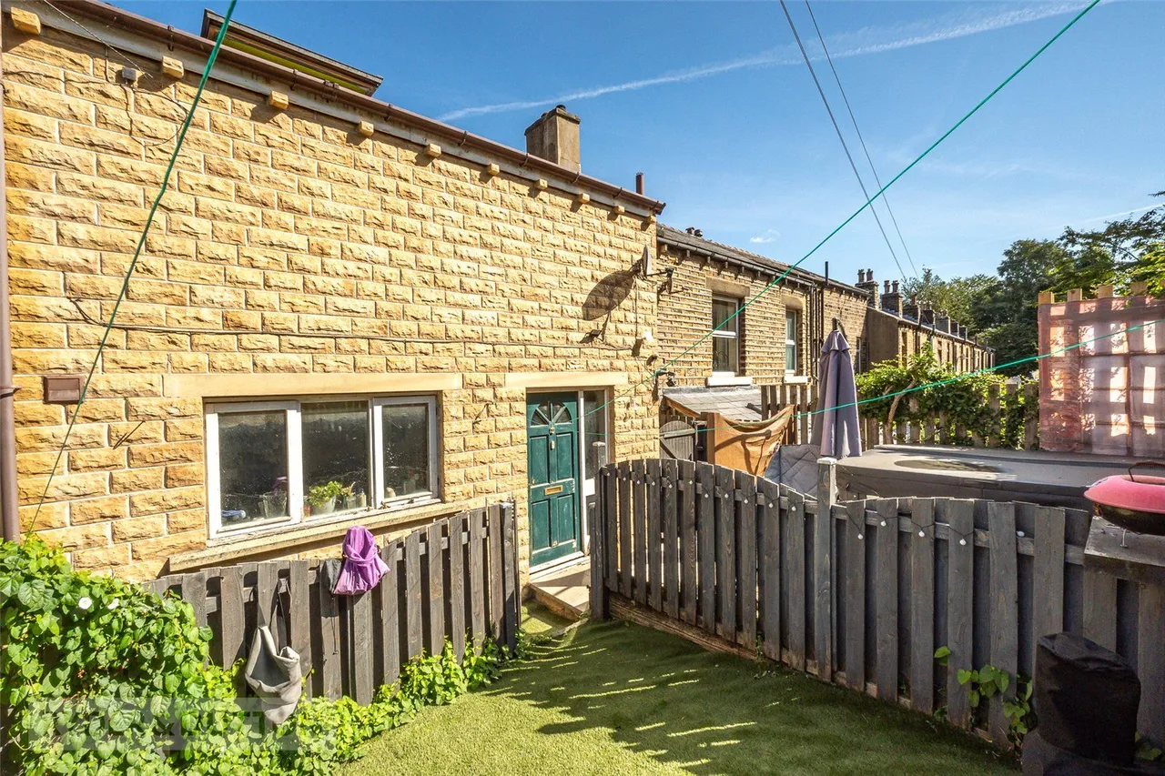 Manchester Road, Linthwaite, HD7, photo 13