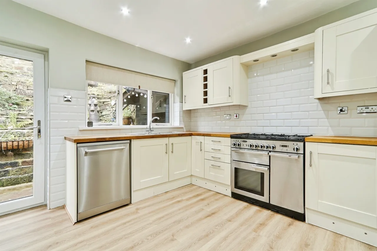 North Bank Road, Bingley, photo 6