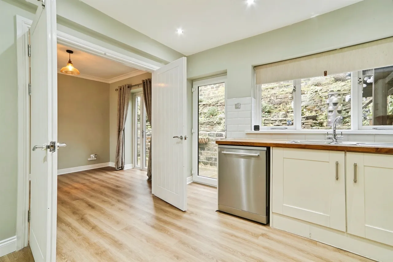North Bank Road, Bingley, photo 7