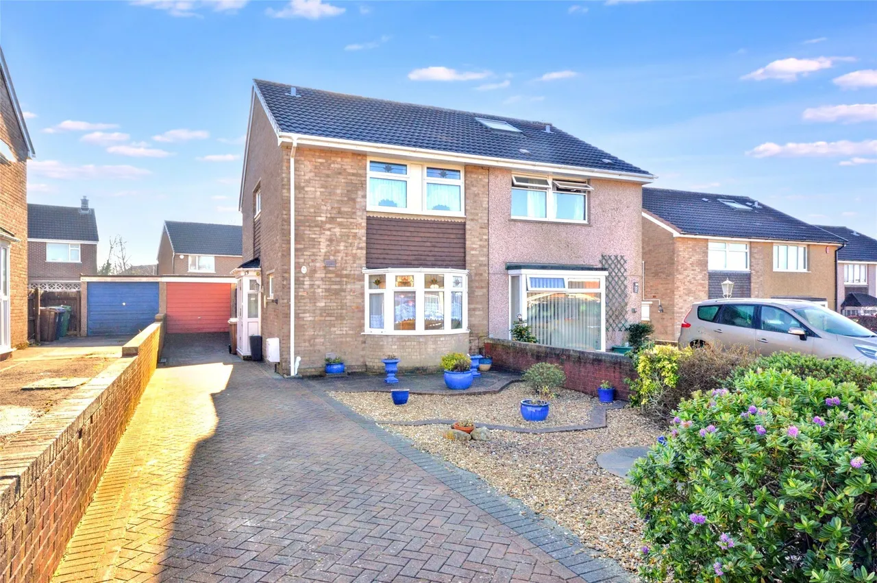 3 bed property for sale — Caldicot Gardens, Plymouth, Devon, PL6