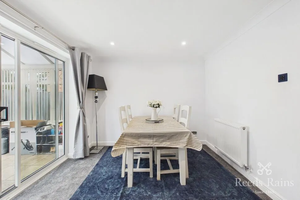 Queensbury Court, Normanton, WF6, photo 15