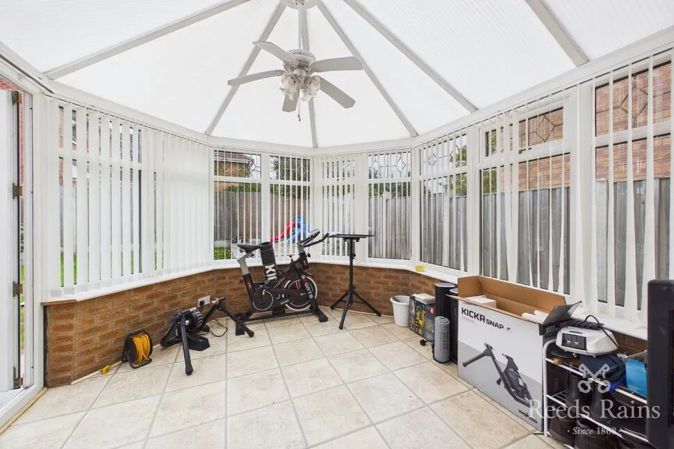 Queensbury Court, Normanton, WF6, photo 13