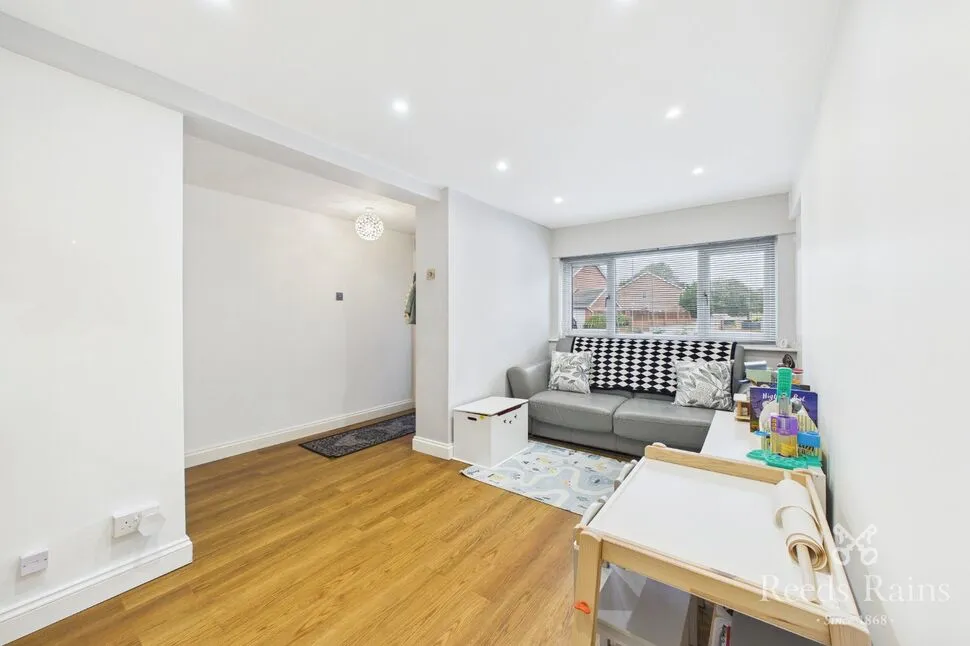 Queensbury Court, Normanton, WF6, photo 19