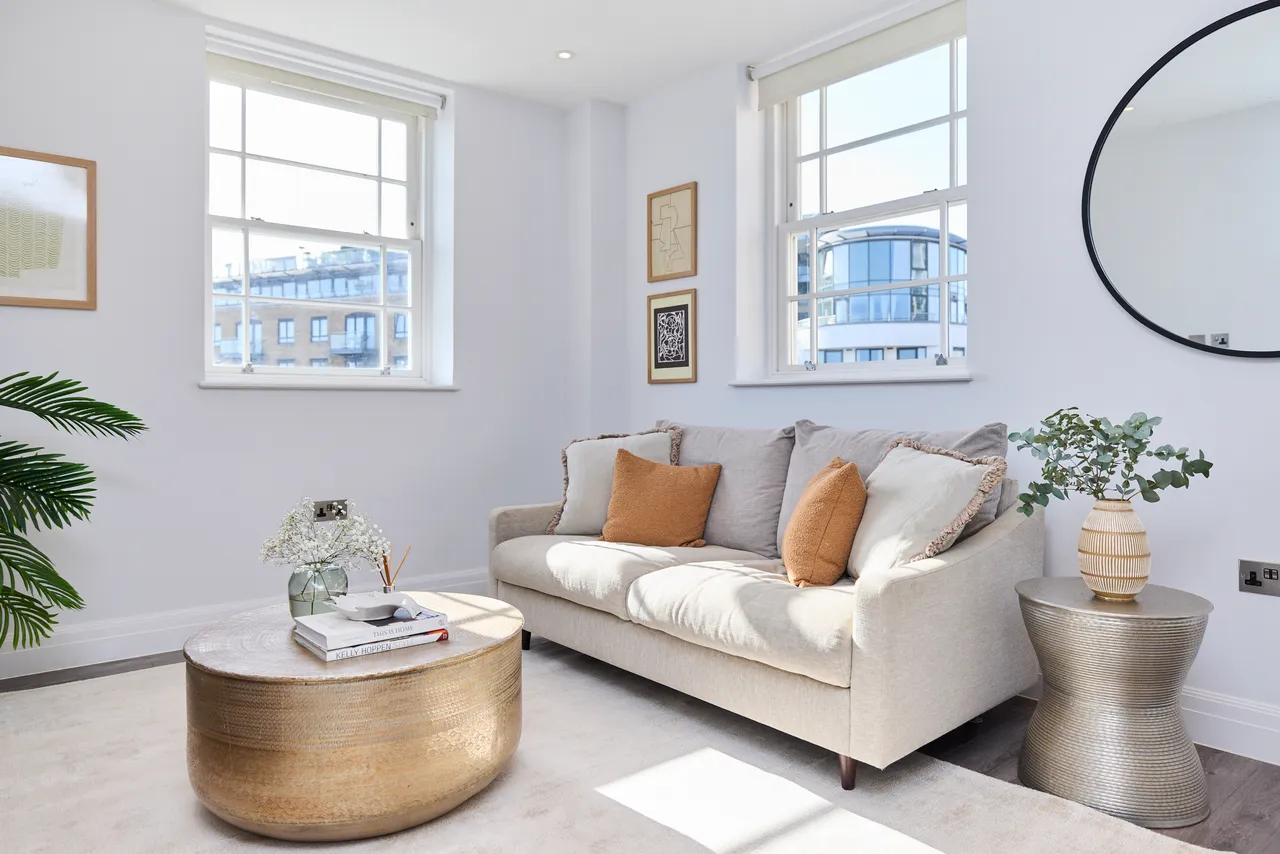 Kew Bridge Road, TW8, photo 18