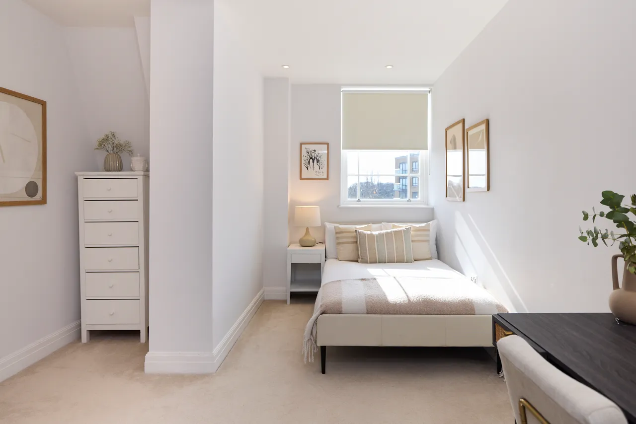 Kew Bridge Road, TW8, photo 26