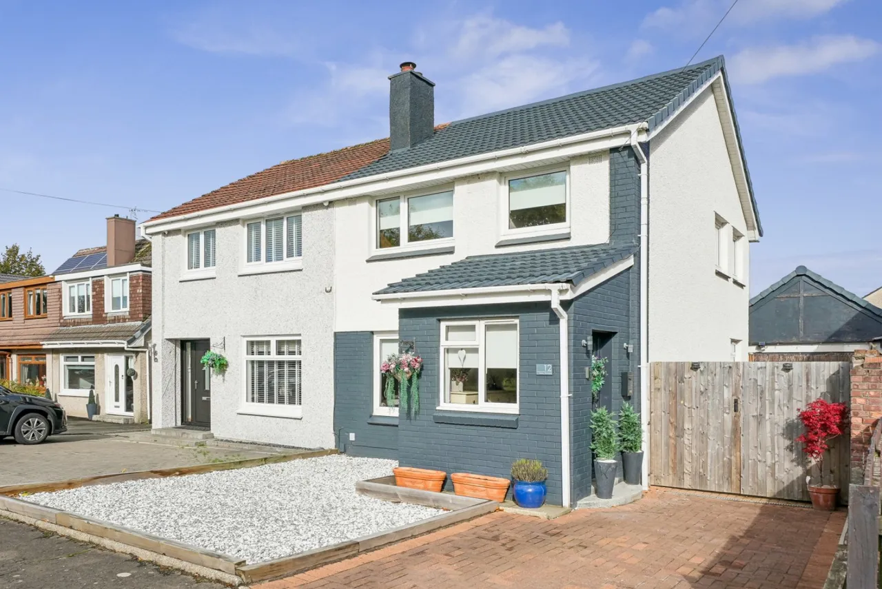 3 bed house for sale, Burns Gardens, Blantyre, G72