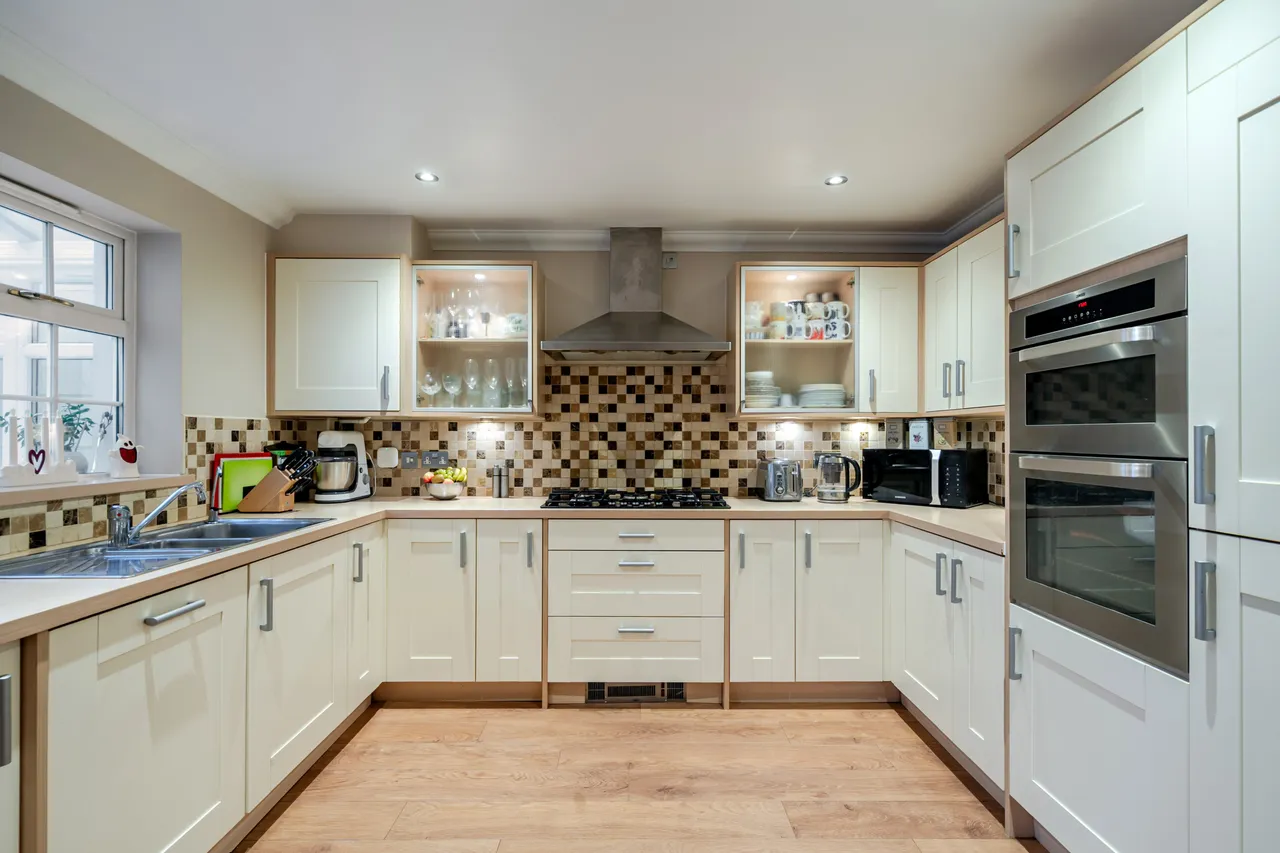 Cavendish Walk, Epsom, KT19, photo 5