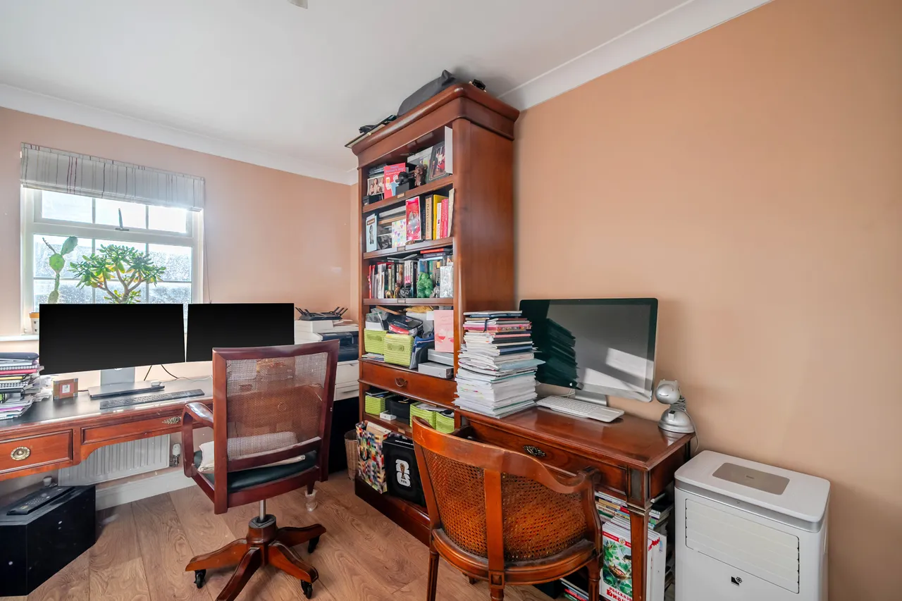 Cavendish Walk, Epsom, KT19, photo 9