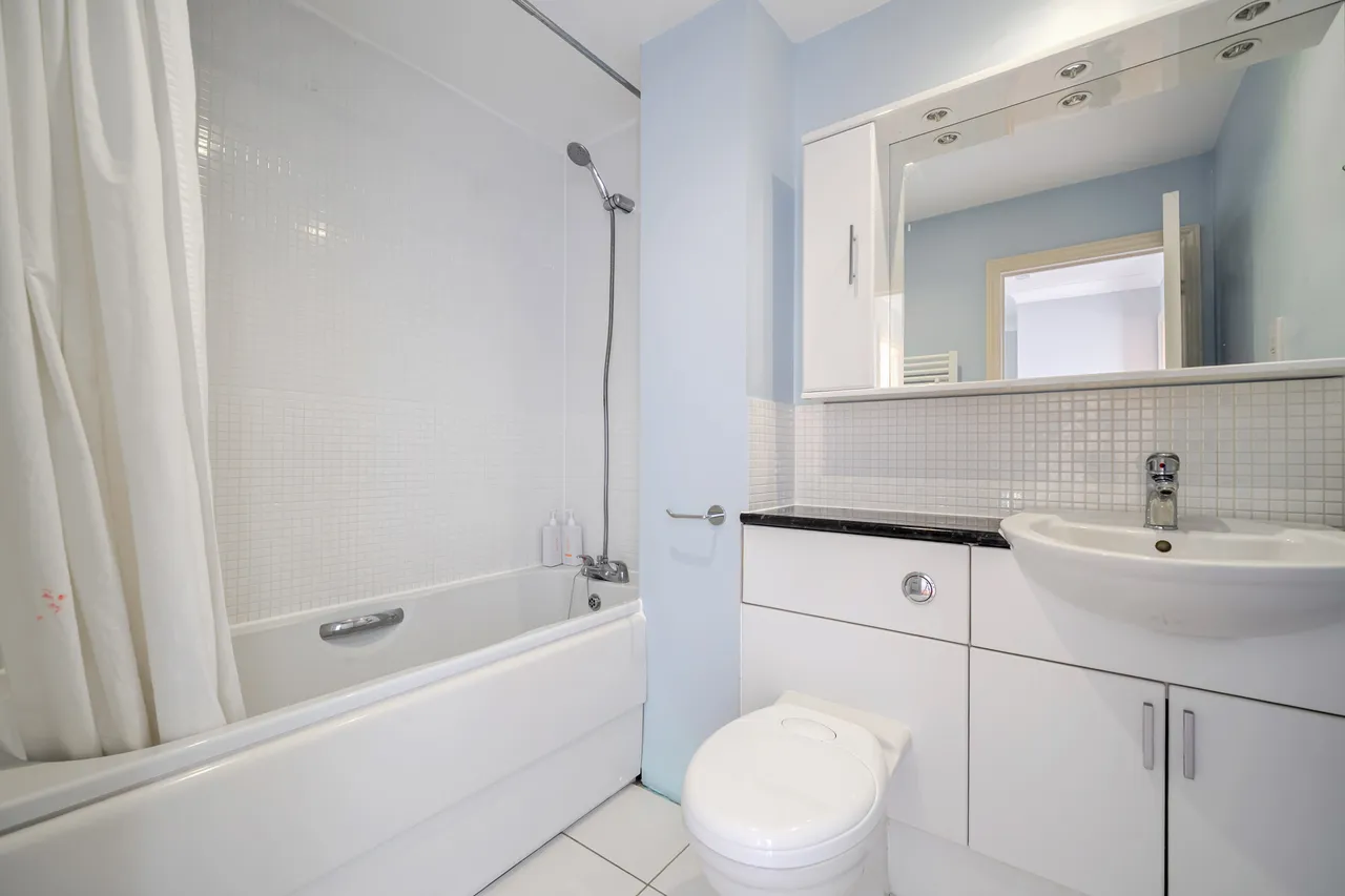 Cavendish Walk, Epsom, KT19, photo 12