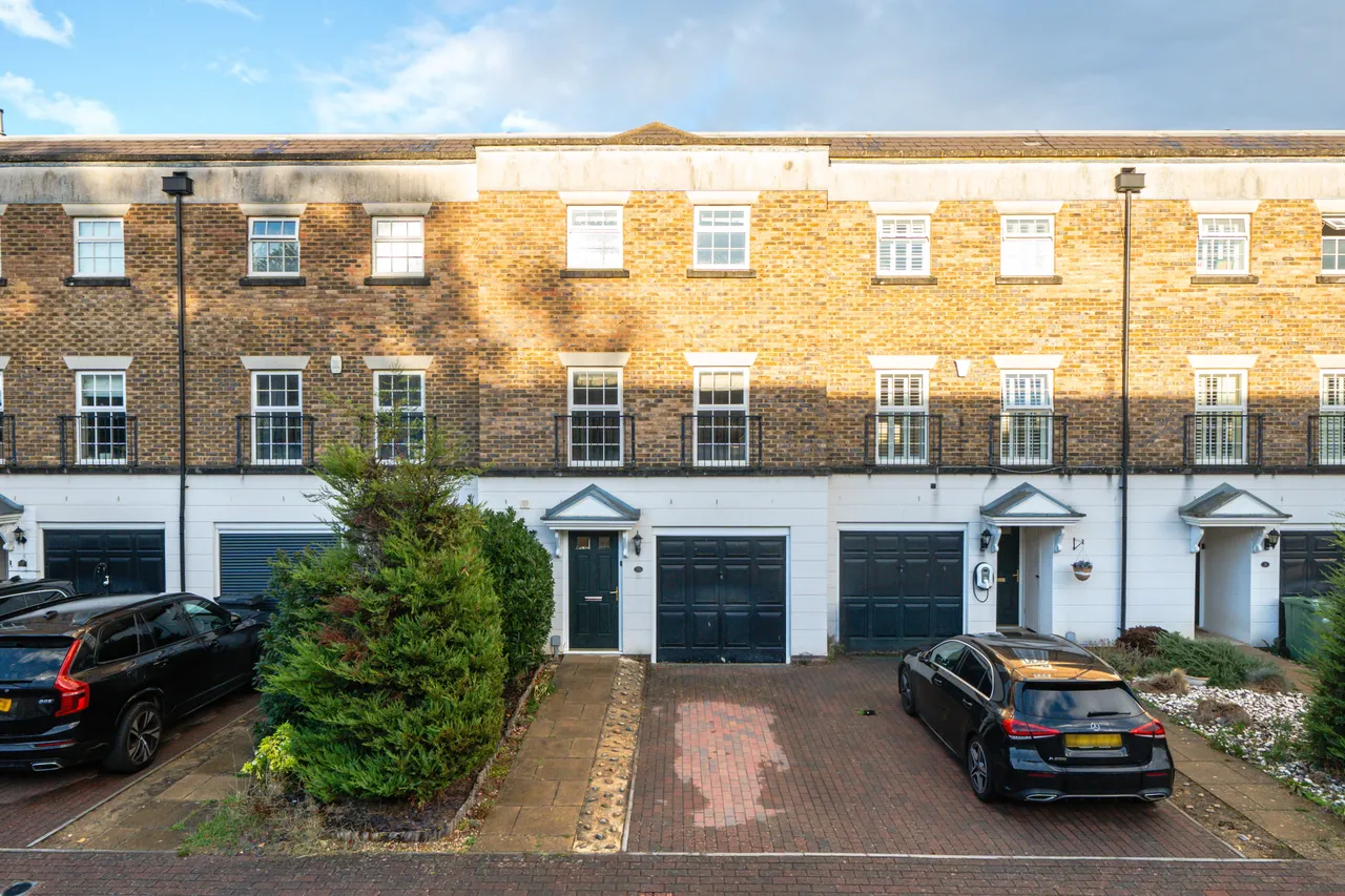 4 bed house for sale, Cavendish Walk, Epsom, KT19