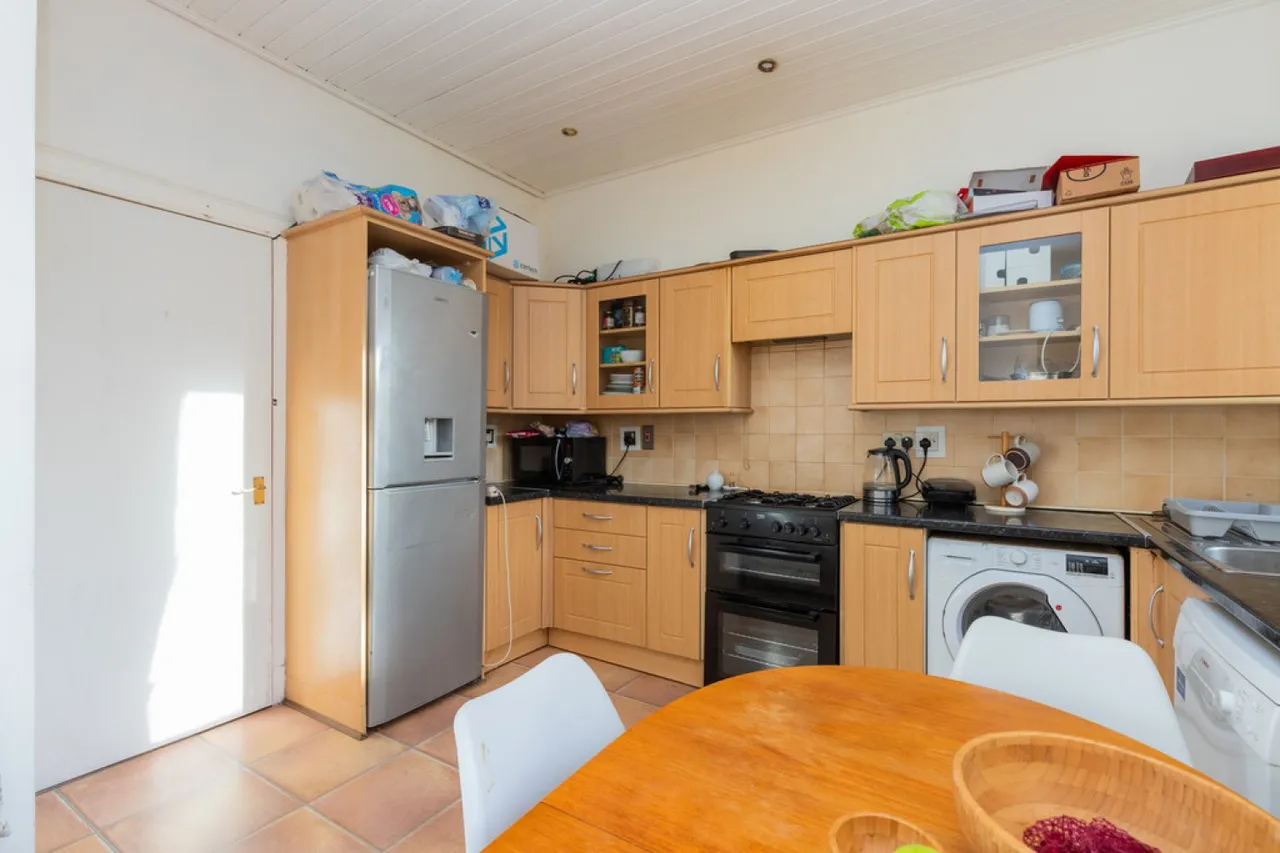 Butterbiggins Road, Glasgow, photo 6