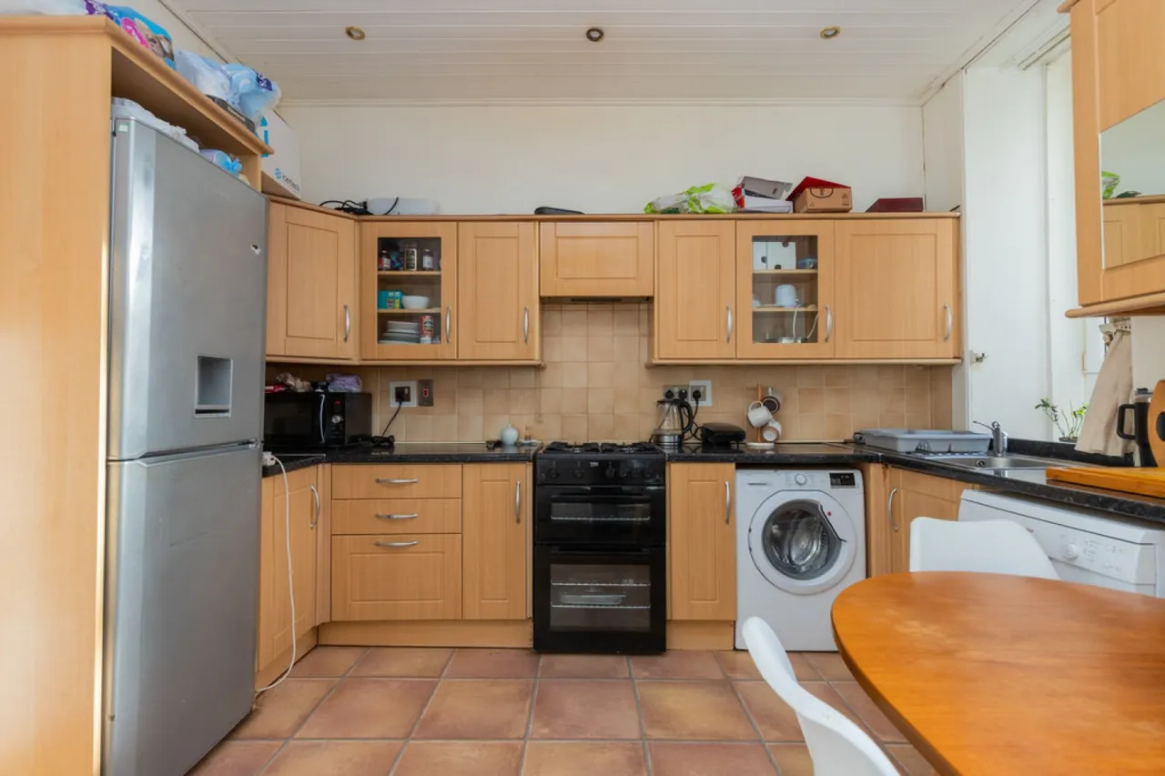 Butterbiggins Road, Glasgow, photo 5