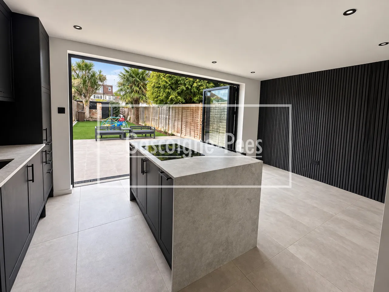 Elmstead Gardens- Worcester park, KT4, photo 2