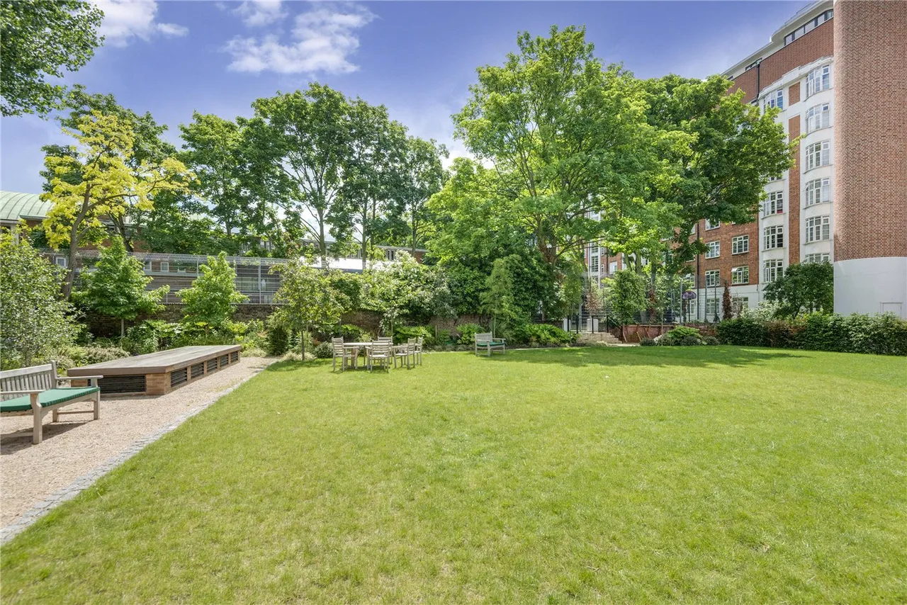 Grove End Gardens, Grove End Road, St John's Wood, London, NW8, photo 10