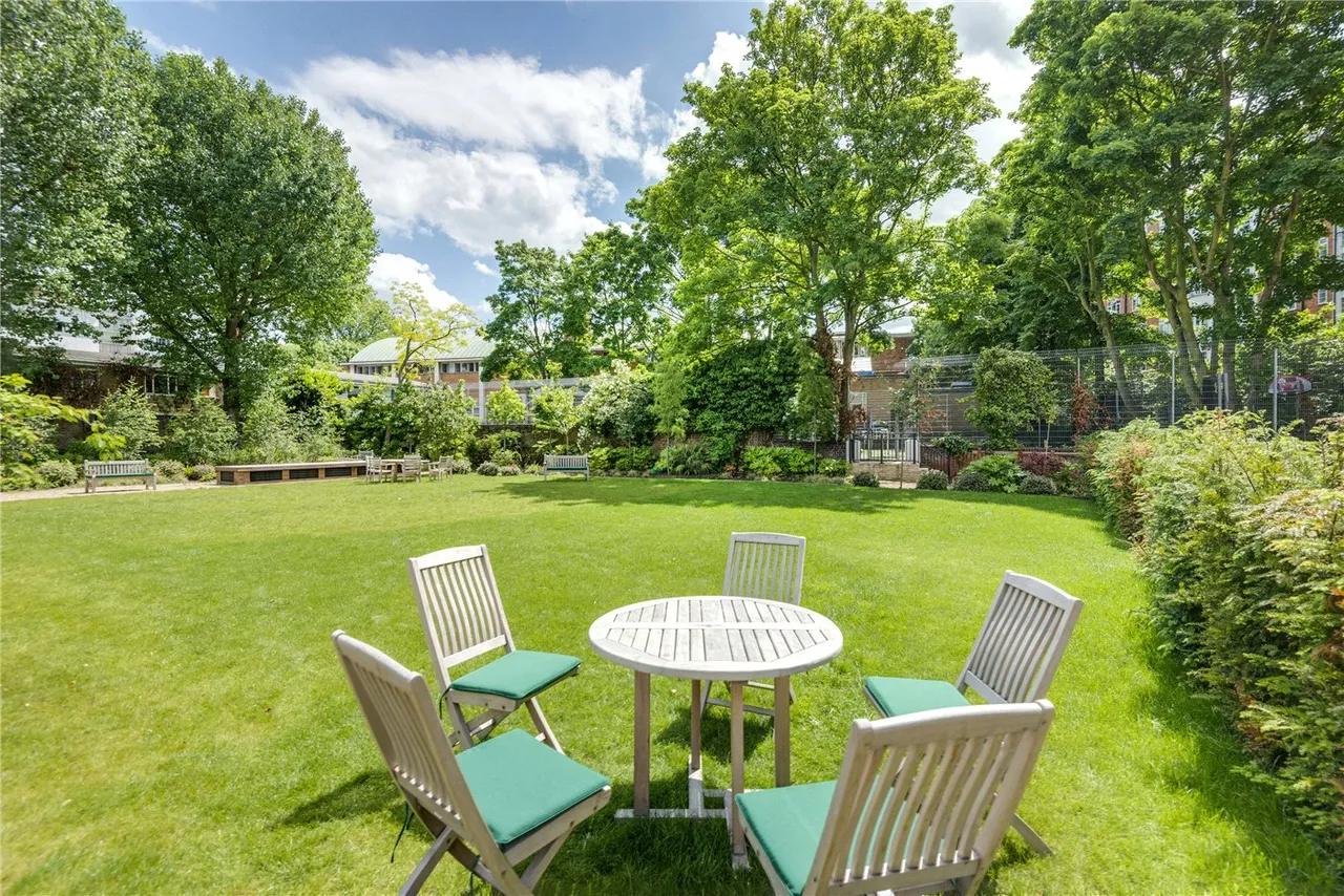 Grove End Gardens, Grove End Road, St John's Wood, London, NW8, photo 9