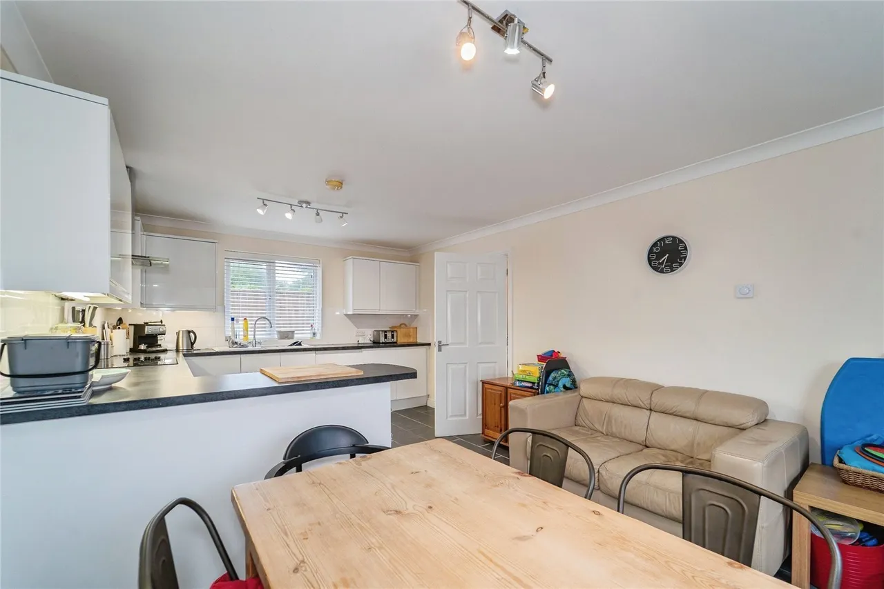 Castle Close, Roch, SA62, photo 6