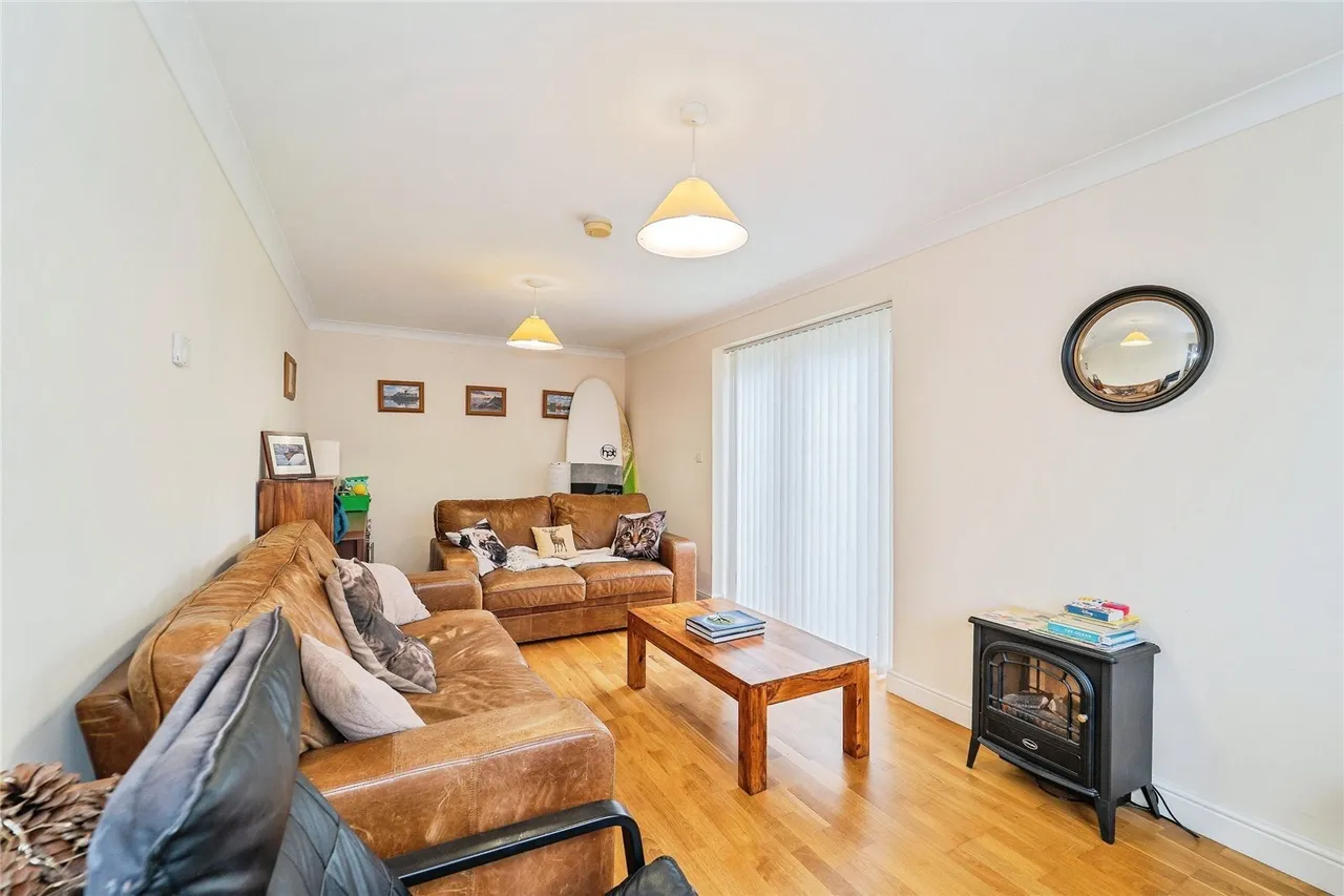 Castle Close, Roch, SA62, photo 2