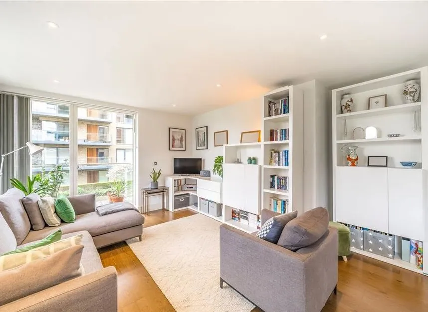 3 bed flat for sale, Tizzard Grove, Kidbrooke, SE3