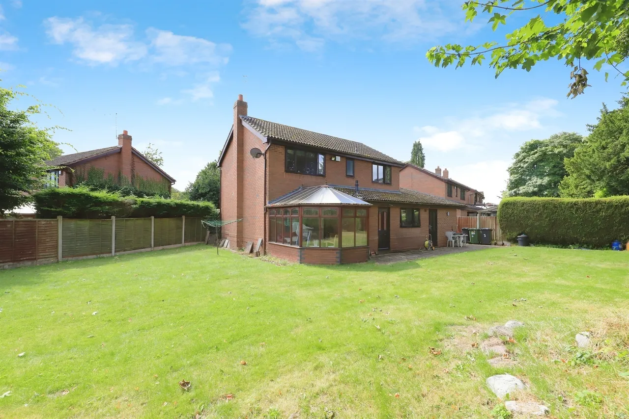 South View Close, Codsall, Wolverhampton, photo 2