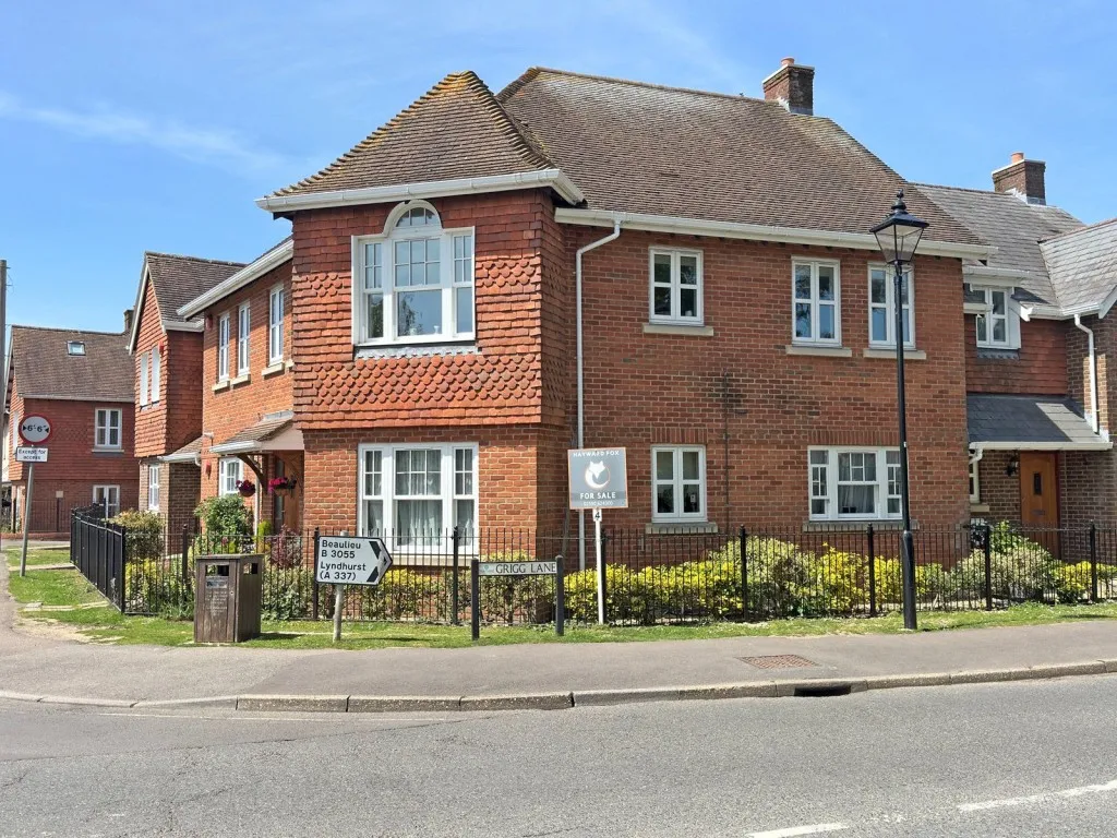 2 bed flat for sale, Brockenhurst, Hampshire