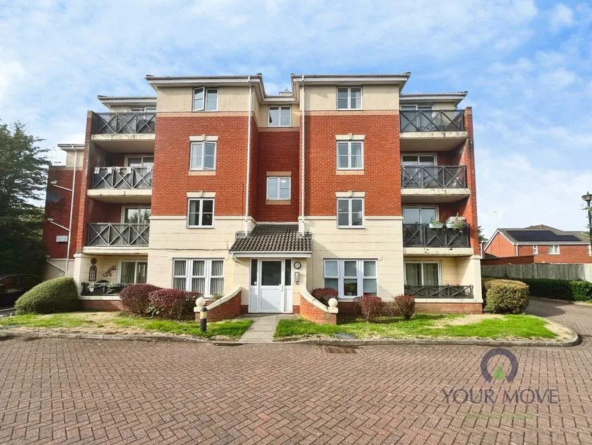 2 bed flat for sale, Luanne Close, Cradley Heath, B64