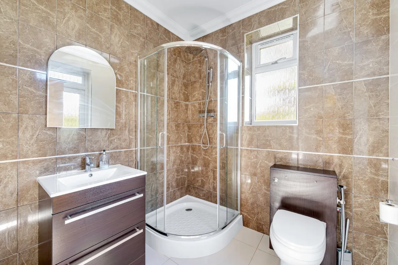 Hamilton Road, London, W5, photo 18