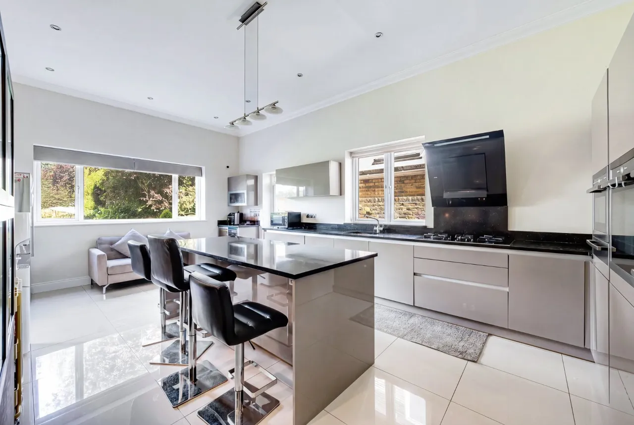 Hamilton Road, London, W5, photo 2