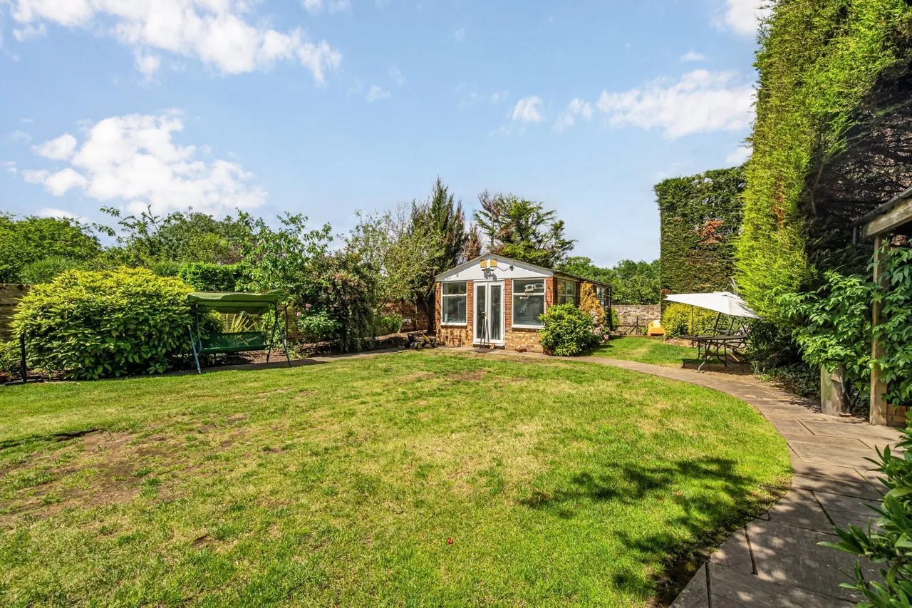 Hamilton Road, London, W5, photo 26