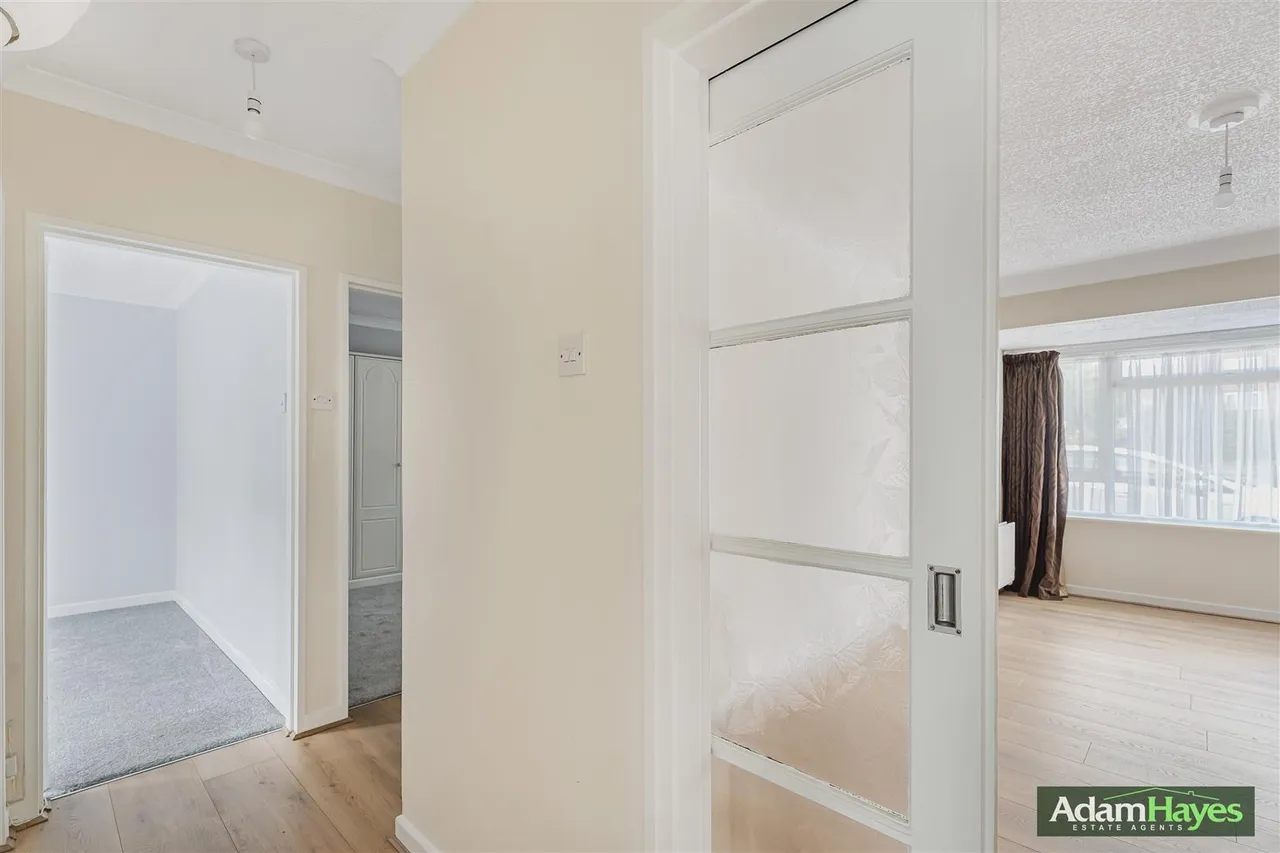 Northwood Gardens, North Finchley, N12, photo 12