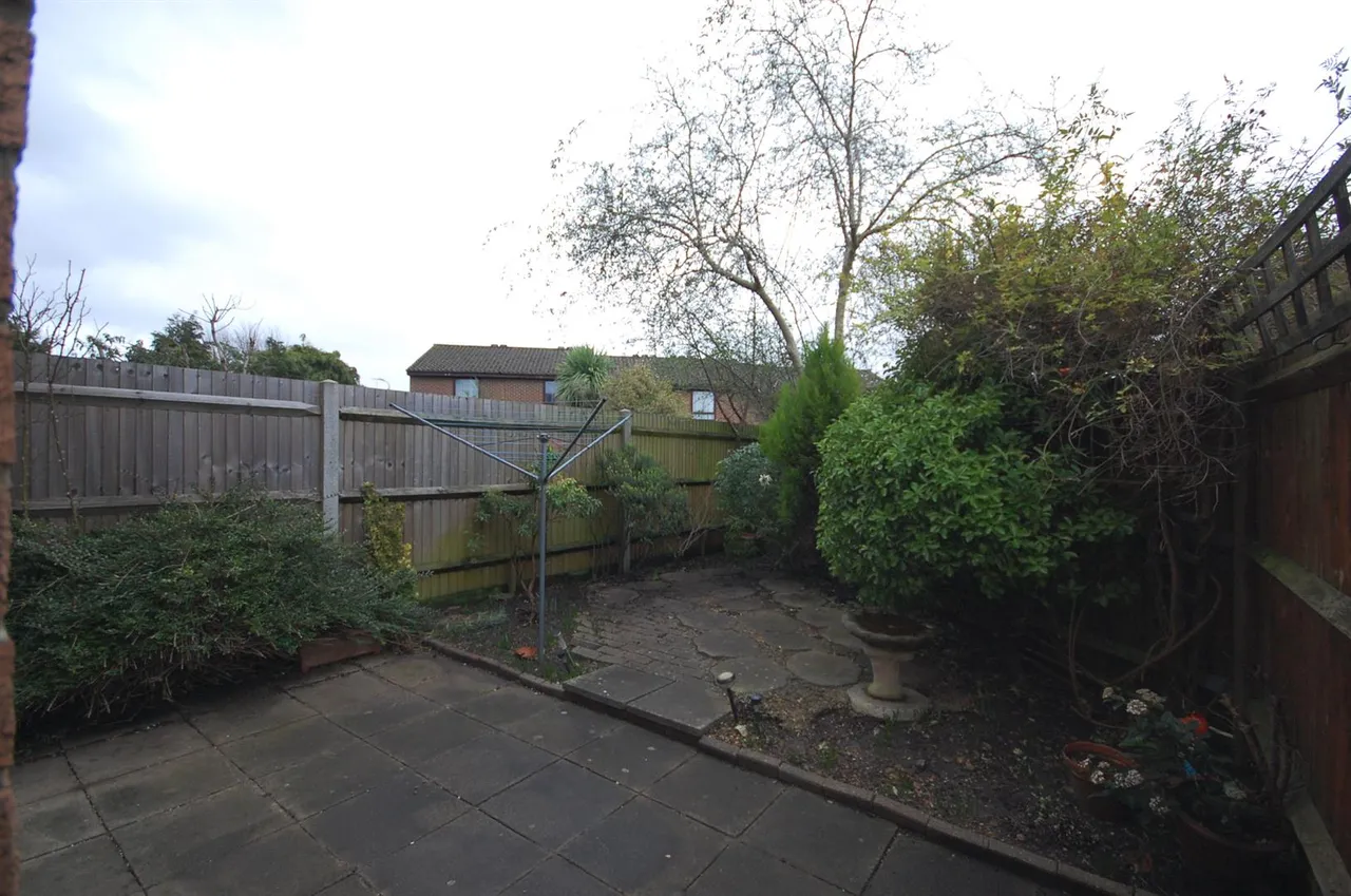 Heacham Avenue, Ickenham, UB10, photo 5