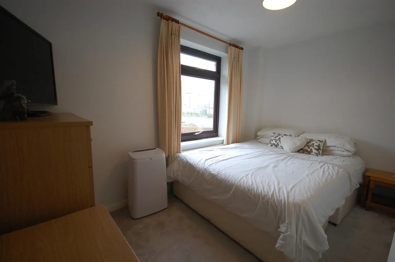 Heacham Avenue, Ickenham, UB10, photo 6