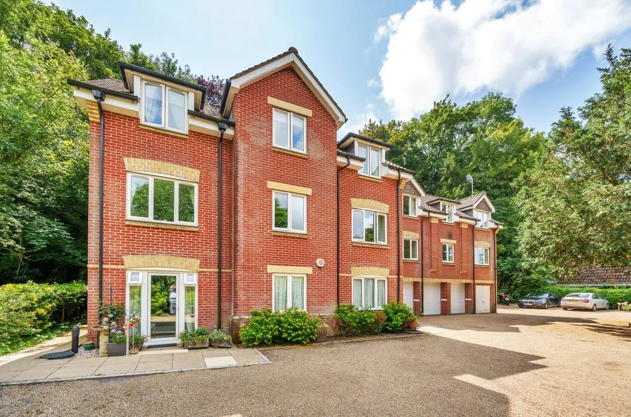 2 bed flat for sale, Lower Lane, Bishops Waltham, SO32