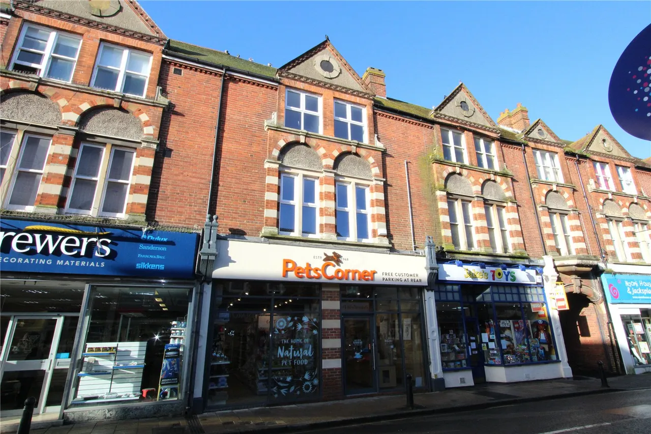 2 bed flat for sale, Chapel Street, Petersfield, GU32