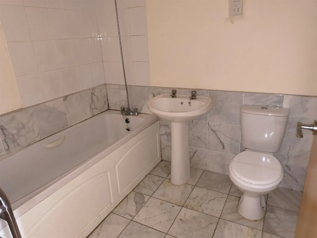 New Hall Lane, Preston, PR1, photo 5