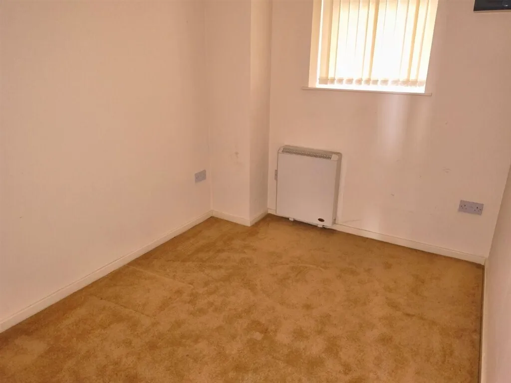 New Hall Lane, Preston, PR1, photo 4