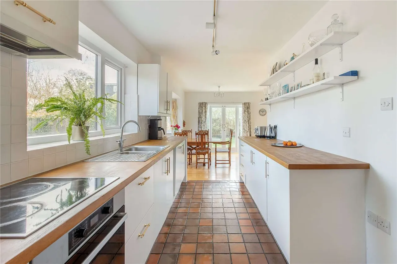 Courtland Avenue, Cambridge, Cambridgeshire, CB1 7AT, photo 6