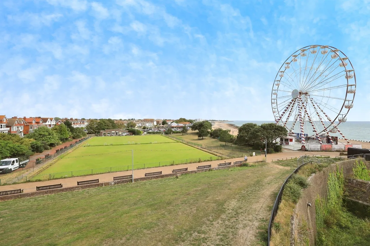 Royal Parade, Eastbourne, photo 11