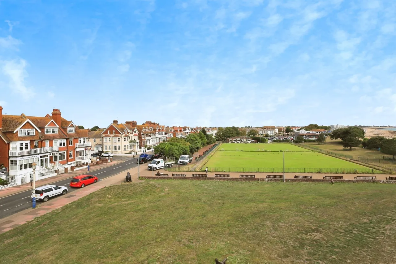 Royal Parade, Eastbourne, photo 12