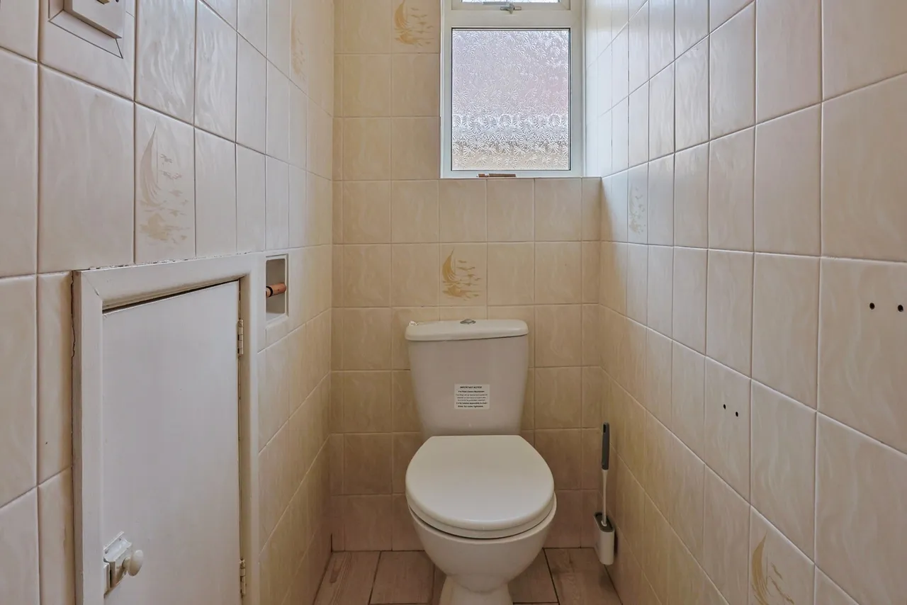Talbot Drive, Talbot Heath, BH12, photo 17