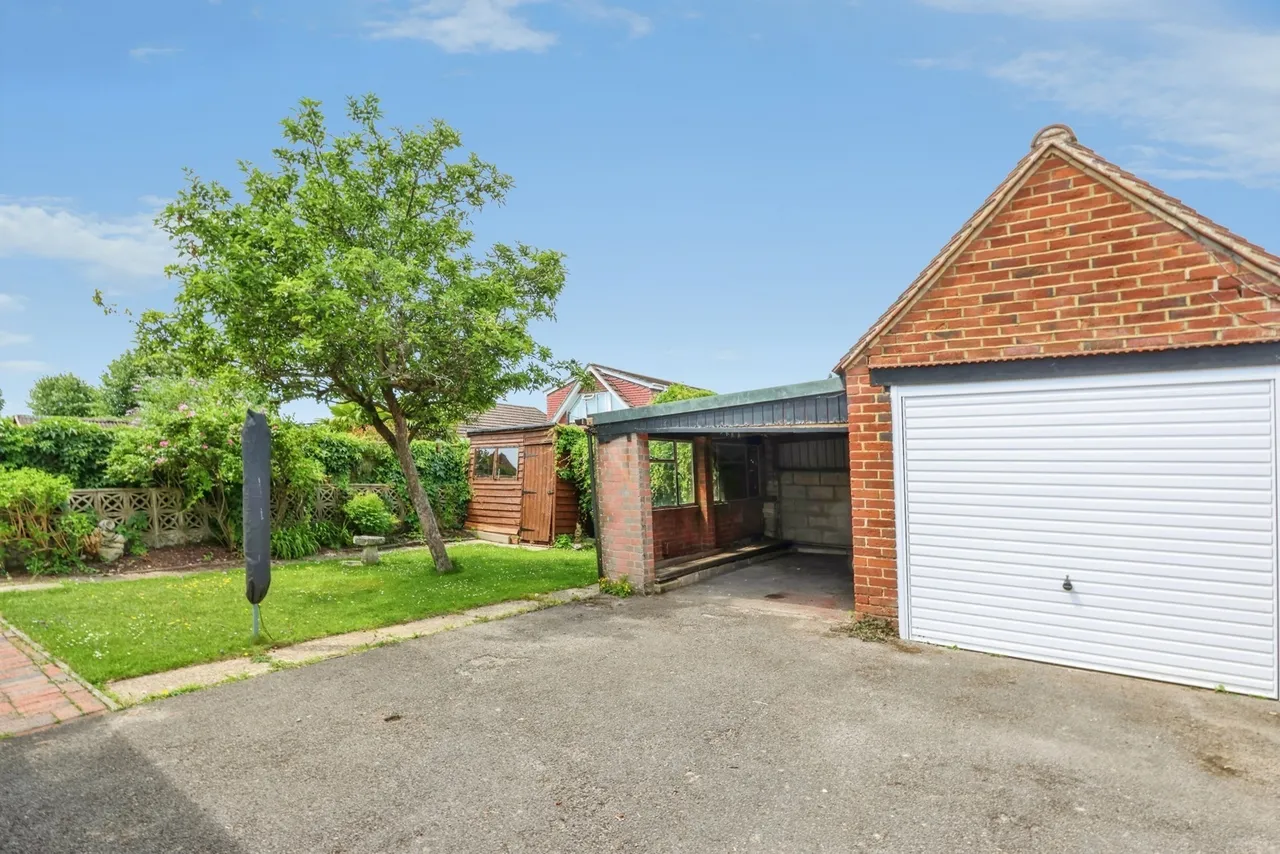 Talbot Drive, Talbot Heath, BH12, photo 3