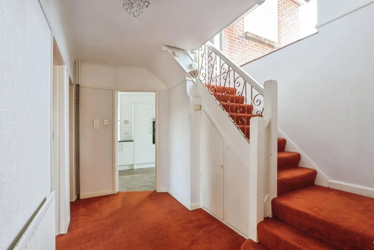 Talbot Drive, Talbot Heath, BH12, photo 12