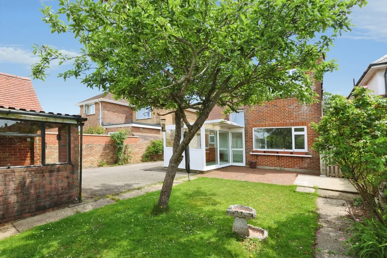 Talbot Drive, Talbot Heath, BH12, photo 19