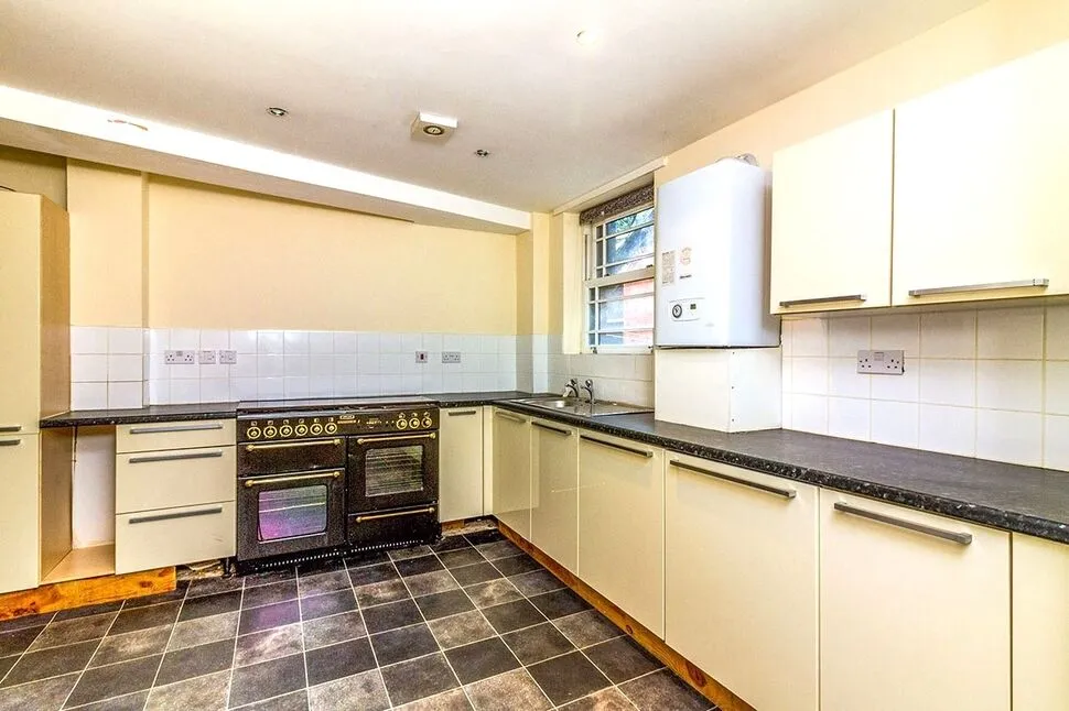 College Street, Rotherham, S65, photo 4