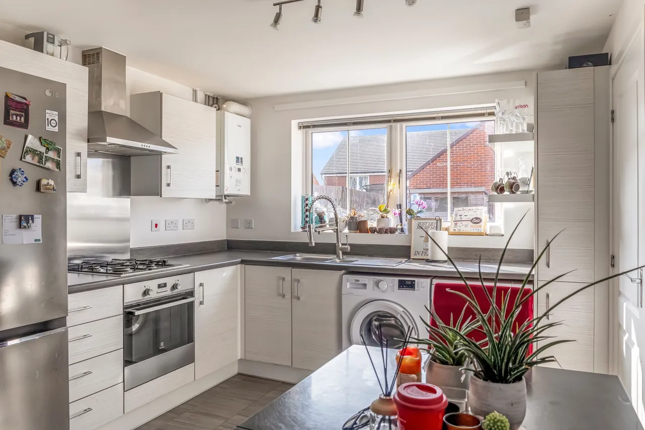 Roddick Walk, Haywards Heath, RH16, photo 7